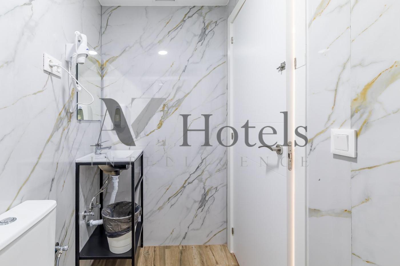 Ayz Princesa-Auto Check-In Property Madrid Exterior foto
