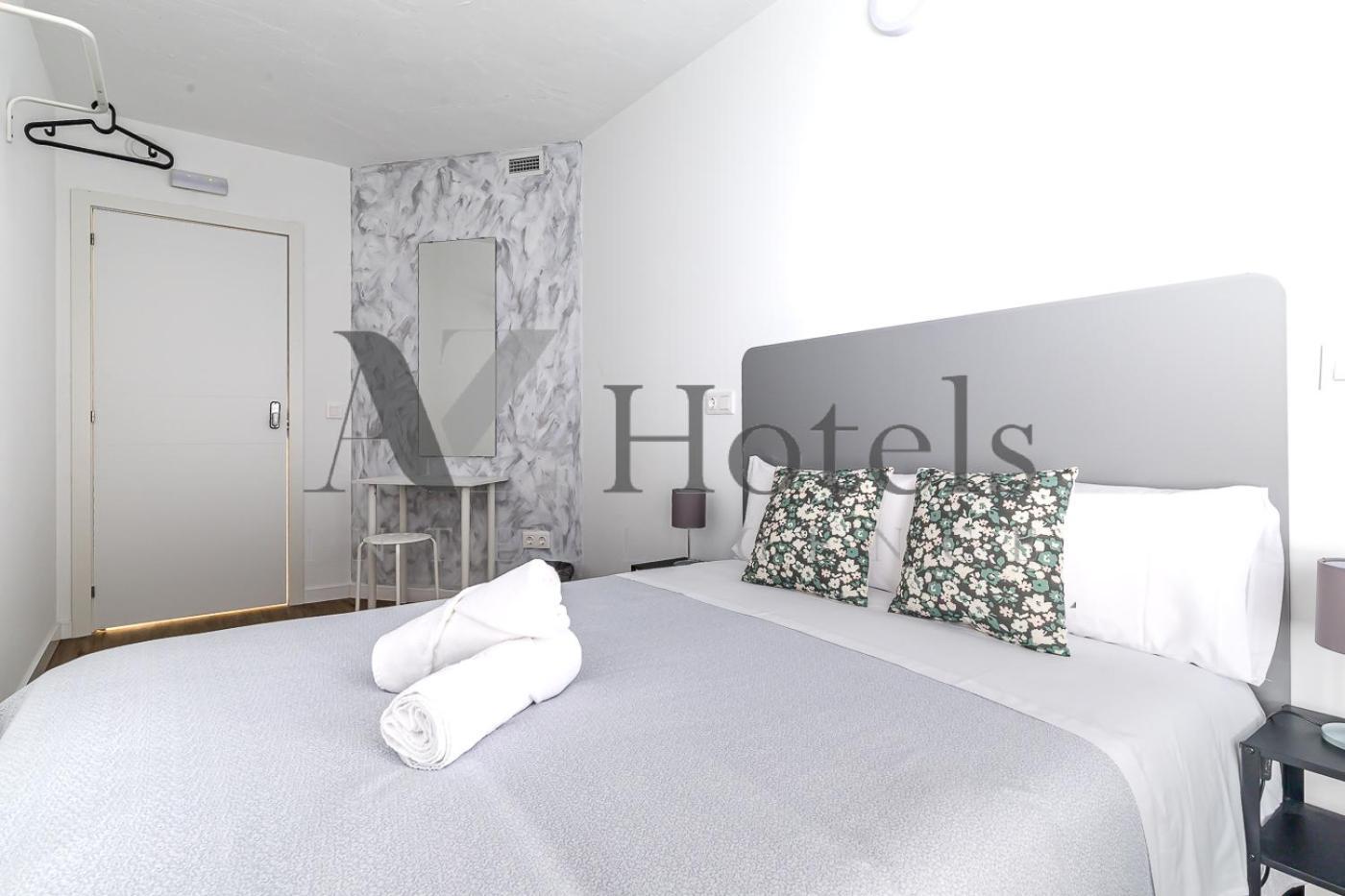 Ayz Princesa-Auto Check-In Property Madrid Exterior foto